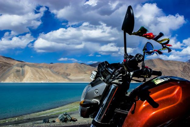Leh to Pangong Tso and back in 12 hours, solo