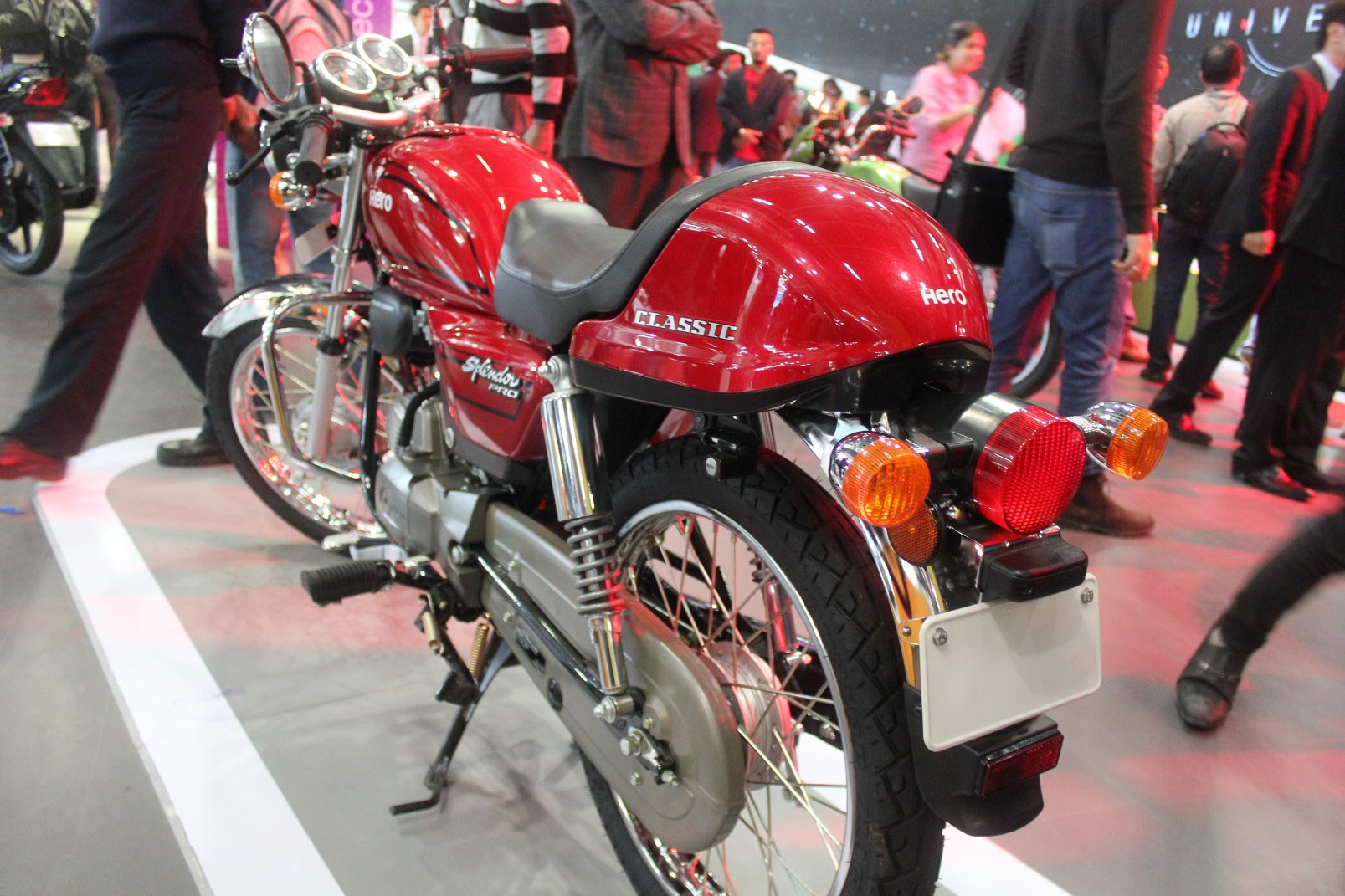 Classic! Hero MotoCorp launches Splendor Pro Classic at Rs. 53,900/-