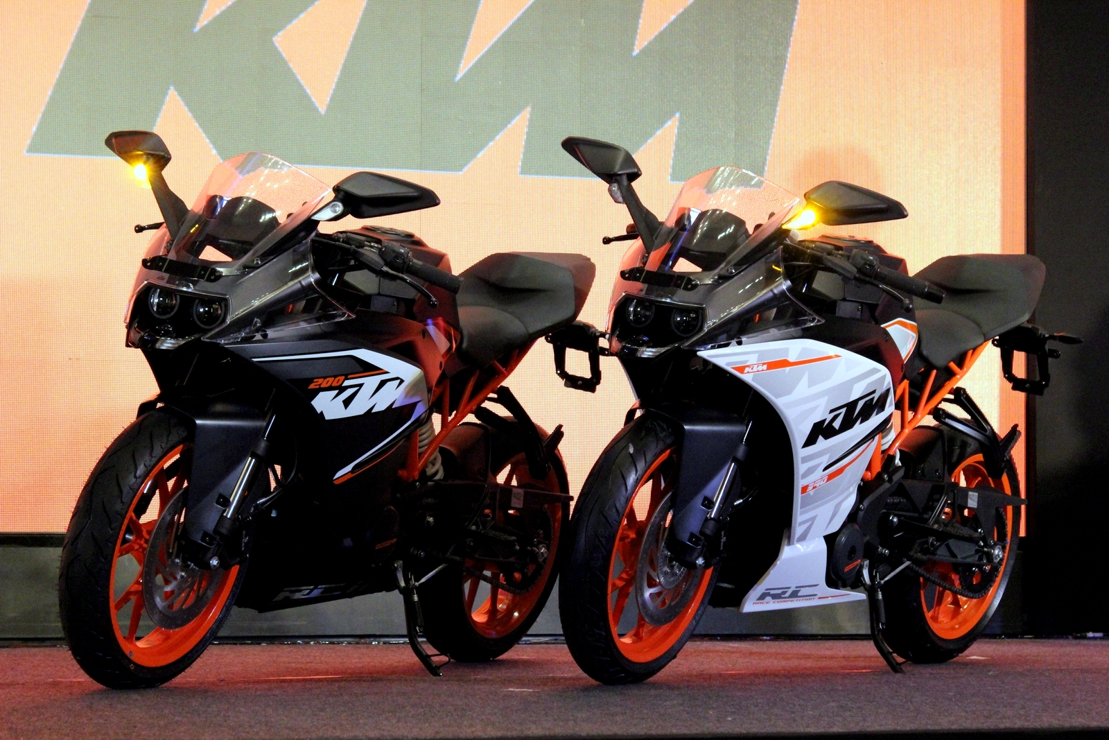 KTM RC390 and RC200 launched in India at Rs 2.05 lakh and Rs 1.60 lakh (Ex-Showroom, Delhi)