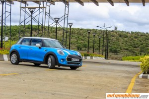 2015 MINI Cooper D 5-Door Hardtop Test Drive Review - Automobilians.com