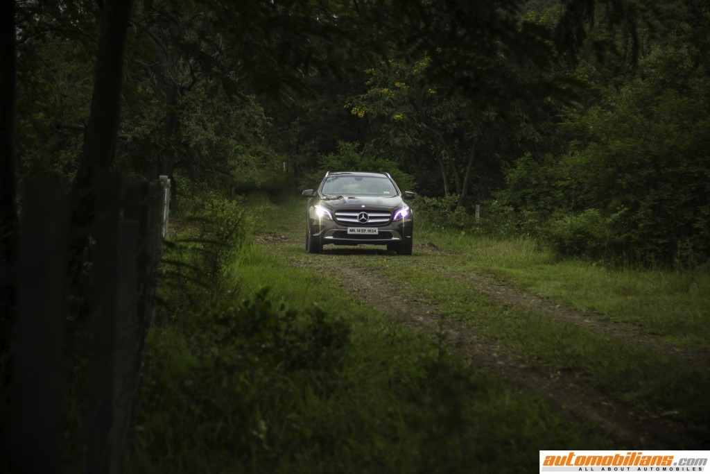 2015 Mercedes Benz GLA 200 - Review - Automobilians (10)