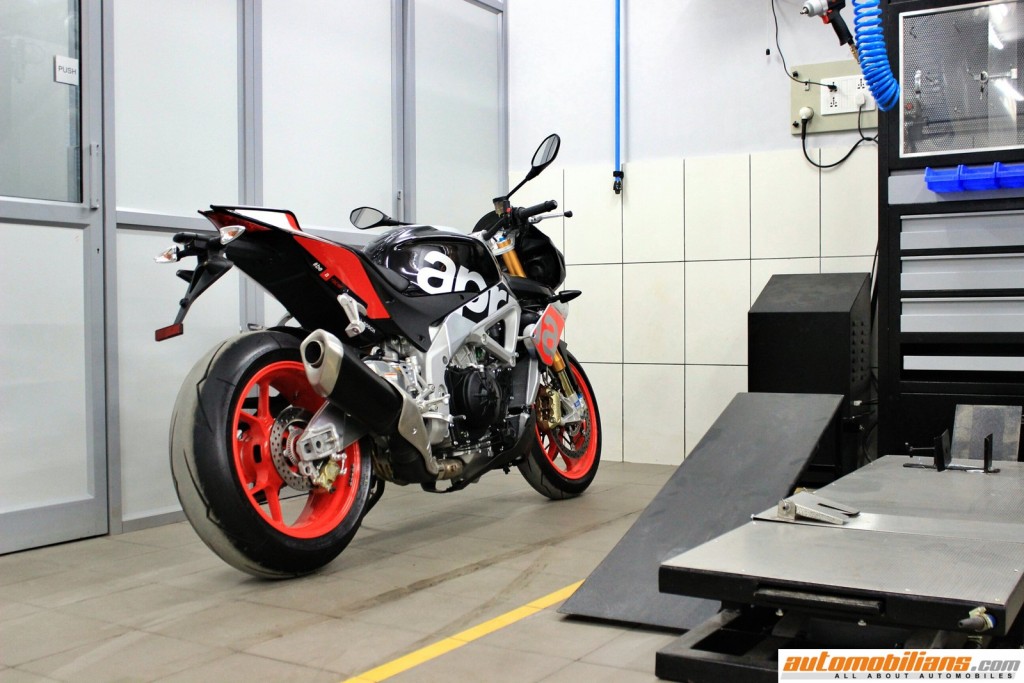 MotoPlex-Vespa-Moto-Guzzi-Aprilia-Pune (10)