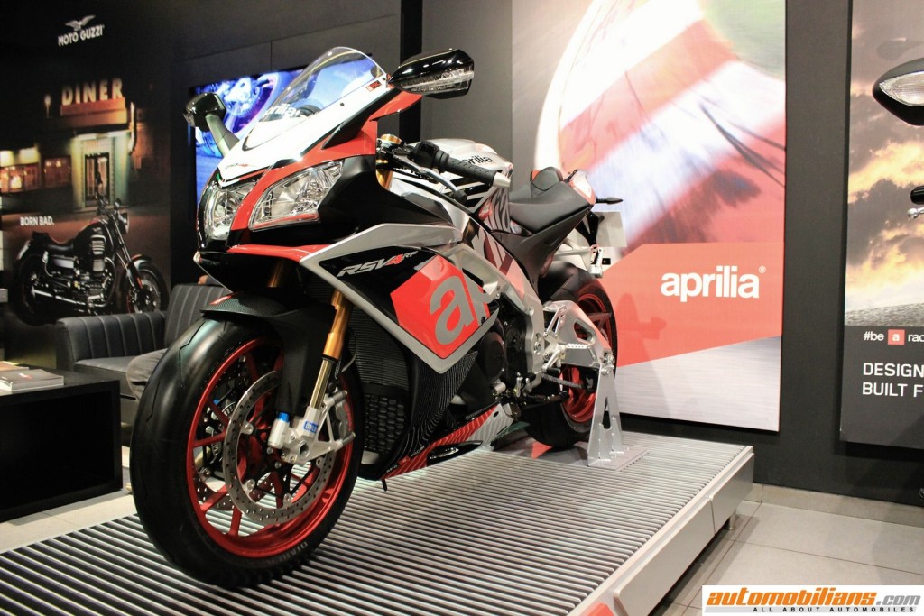 MotoPlex-Vespa-Moto-Guzzi-Aprilia-Pune (6)