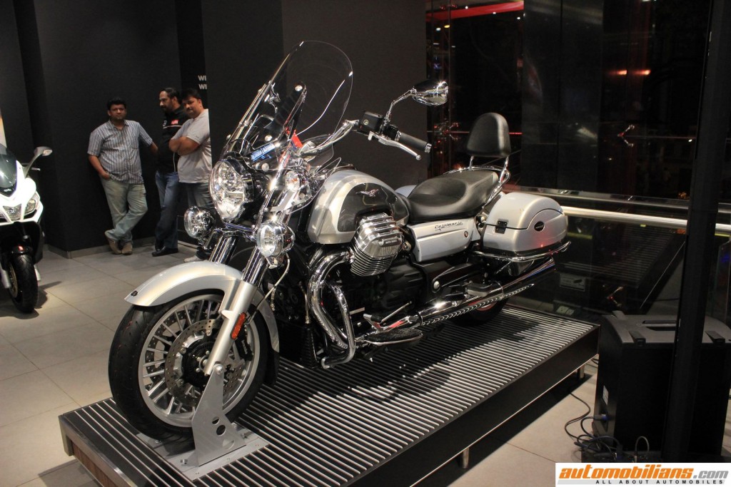 MotoPlex-Vespa-Moto-Guzzi-Aprilia-Pune (8)