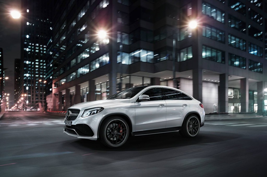 Fastest-Accelerating-SUVs-In-The-World-Automobilians (12)