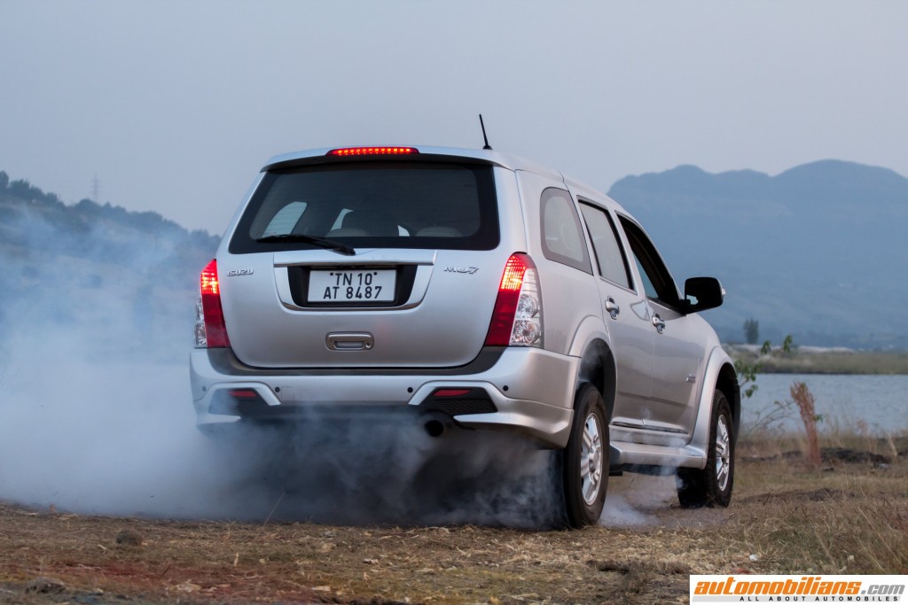 Isuzu-MU-7-India-Review-Automobilians (9)