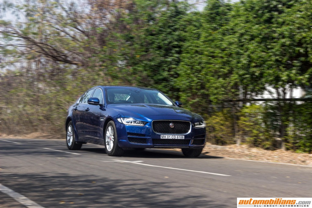 2016-Jaguar-XE-Review-Automobilians (6)