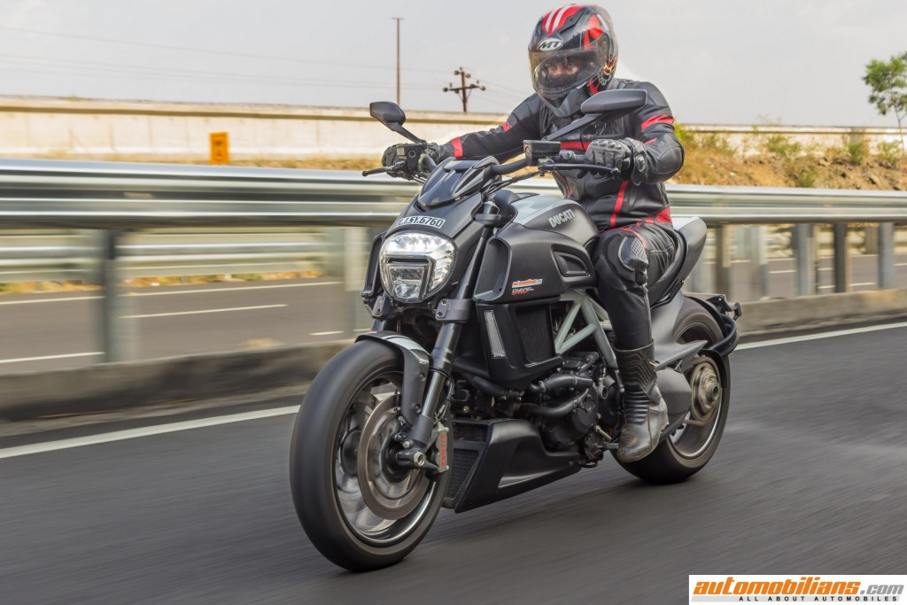 Ducati-Diavel-Carbon-Review-Automobilians (11)