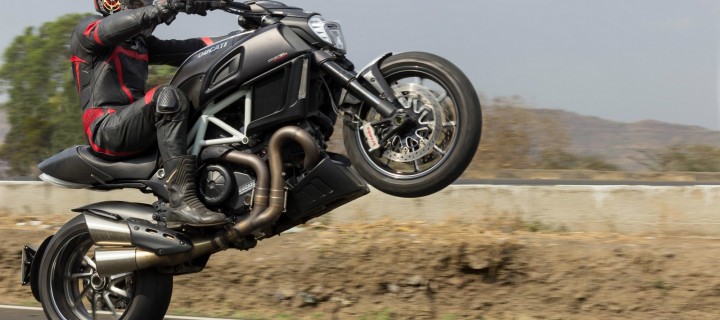 2016 Ducati Diavel Carbon – Test Ride Review