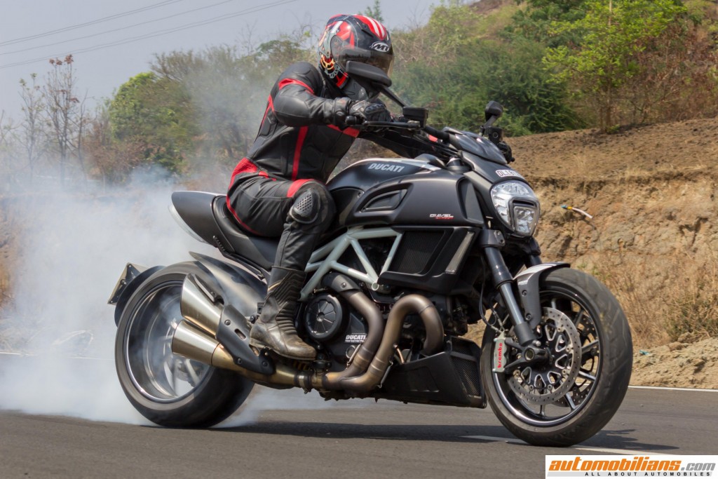 Ducati-Diavel-Carbon-Review-Automobilians (21)