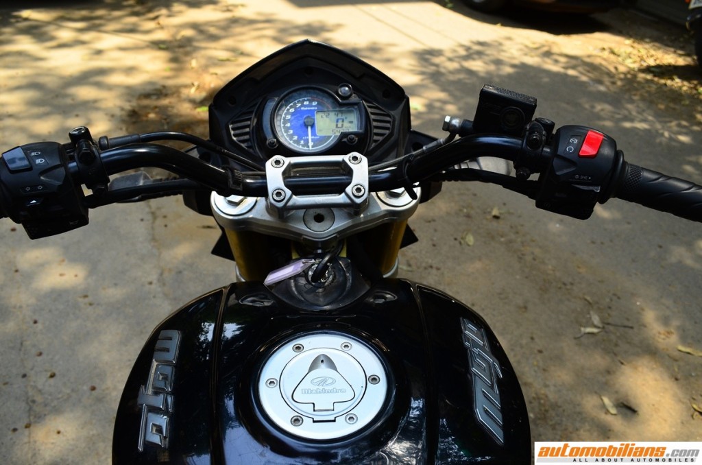 2016-Mahindra-Mojo-Review-Automobilians (14)