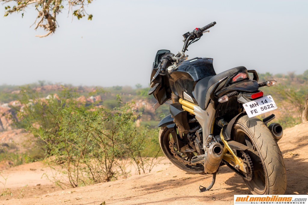 2016-Mahindra-Mojo-Review-Automobilians (5)