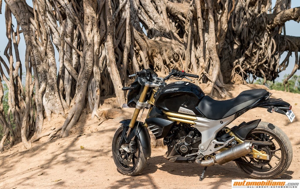 2016-Mahindra-Mojo-Review-Automobilians (7)