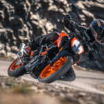 2017-KTM-Duke-390-Unveiled-2016-EICMA-Automobilians (12)