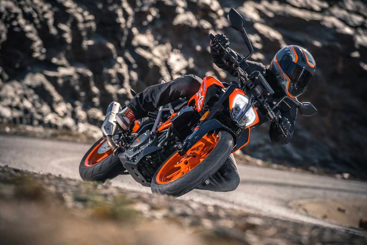 2017 KTM Duke 390 Unveiled At 2016 EICMA