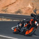 2017-KTM-Duke-390-Unveiled-2016-EICMA-Automobilians (14)