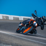 2017-KTM-Duke-390-Unveiled-2016-EICMA-Automobilians (5)