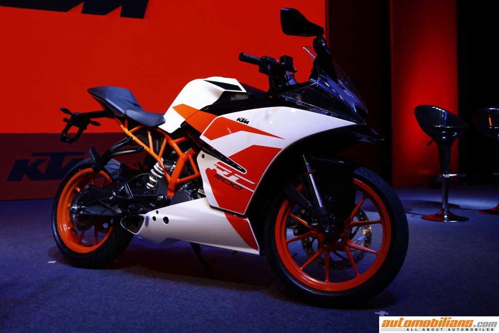 2017-KTM-RC-Range-Launch-Automobilians (16)
