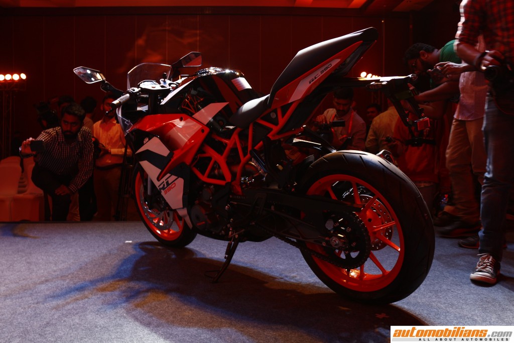 2017-KTM-RC-Range-Launch-Automobilians (20)