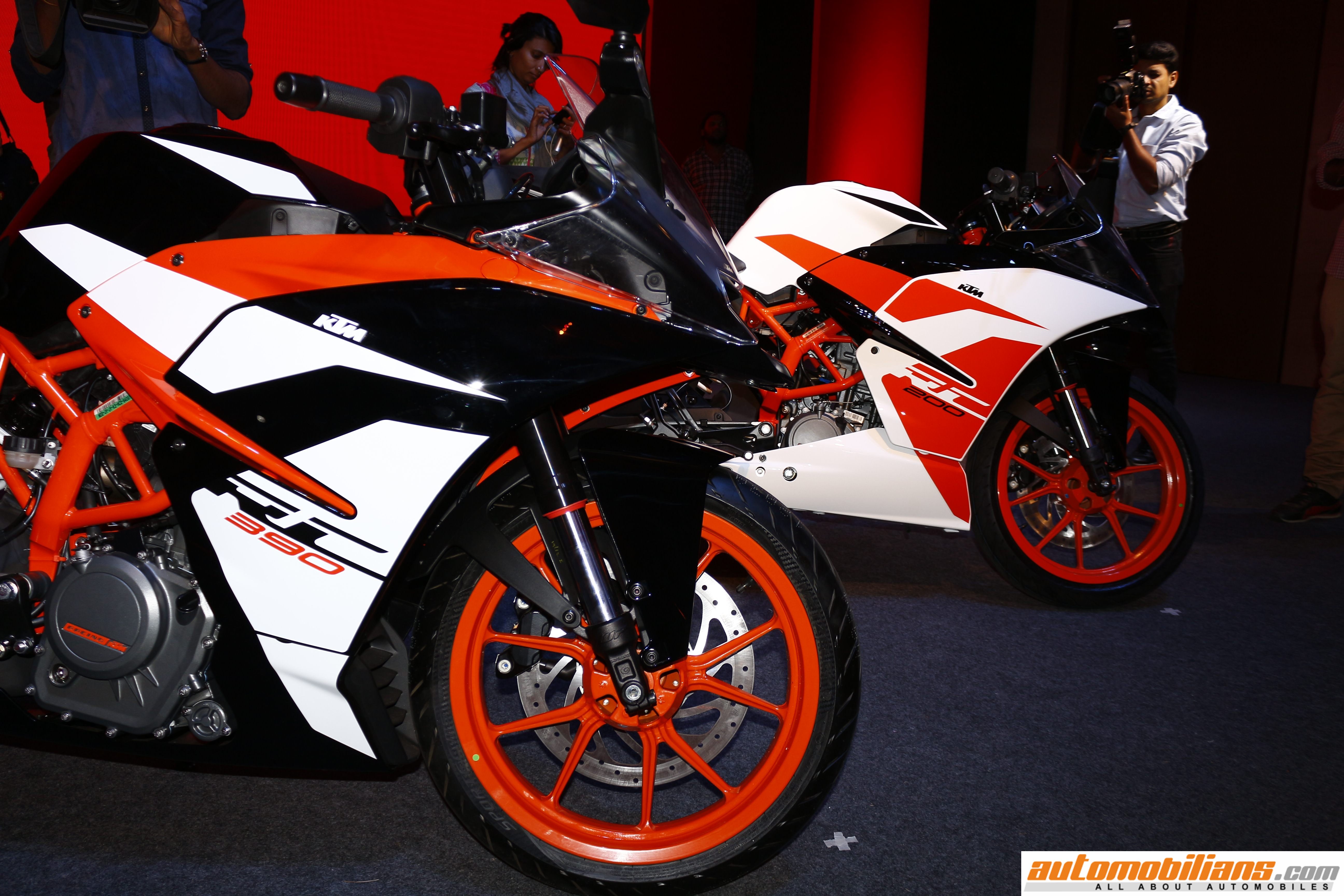 2017 KTM RC 200 & RC 390 Launched In India At Rs. 1,71,340/- & Rs. 2,25,300/- Respectively