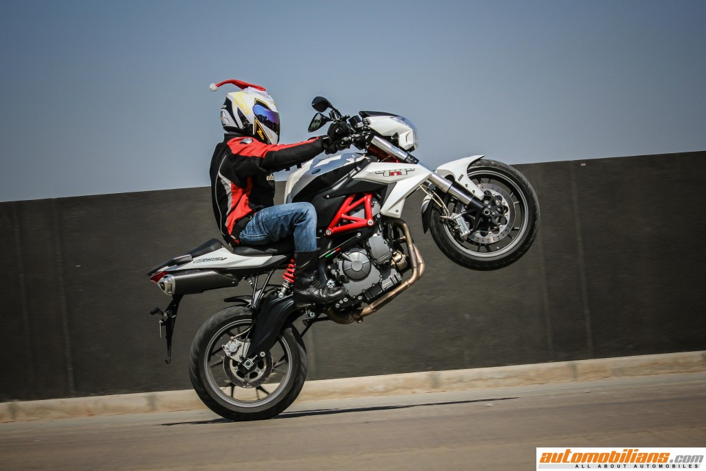 Benelli-TNT-600i-ABS-Test-Drive-Review-Automobilians (2)