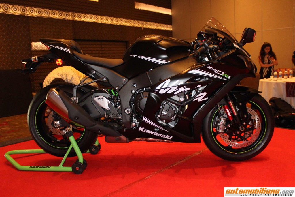 2017-Kwasaki-ZX-10RR-India-Launch (10)