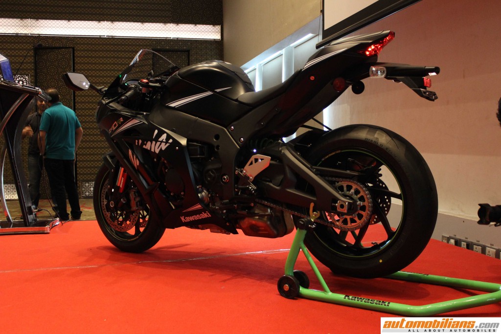 2017-Kwasaki-ZX-10RR-India-Launch (21)