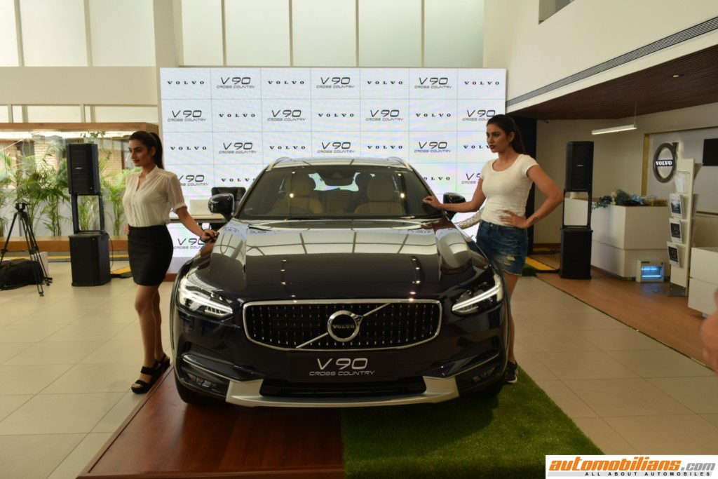 Voo-V90-Cross-Country-India-Launch (2)
