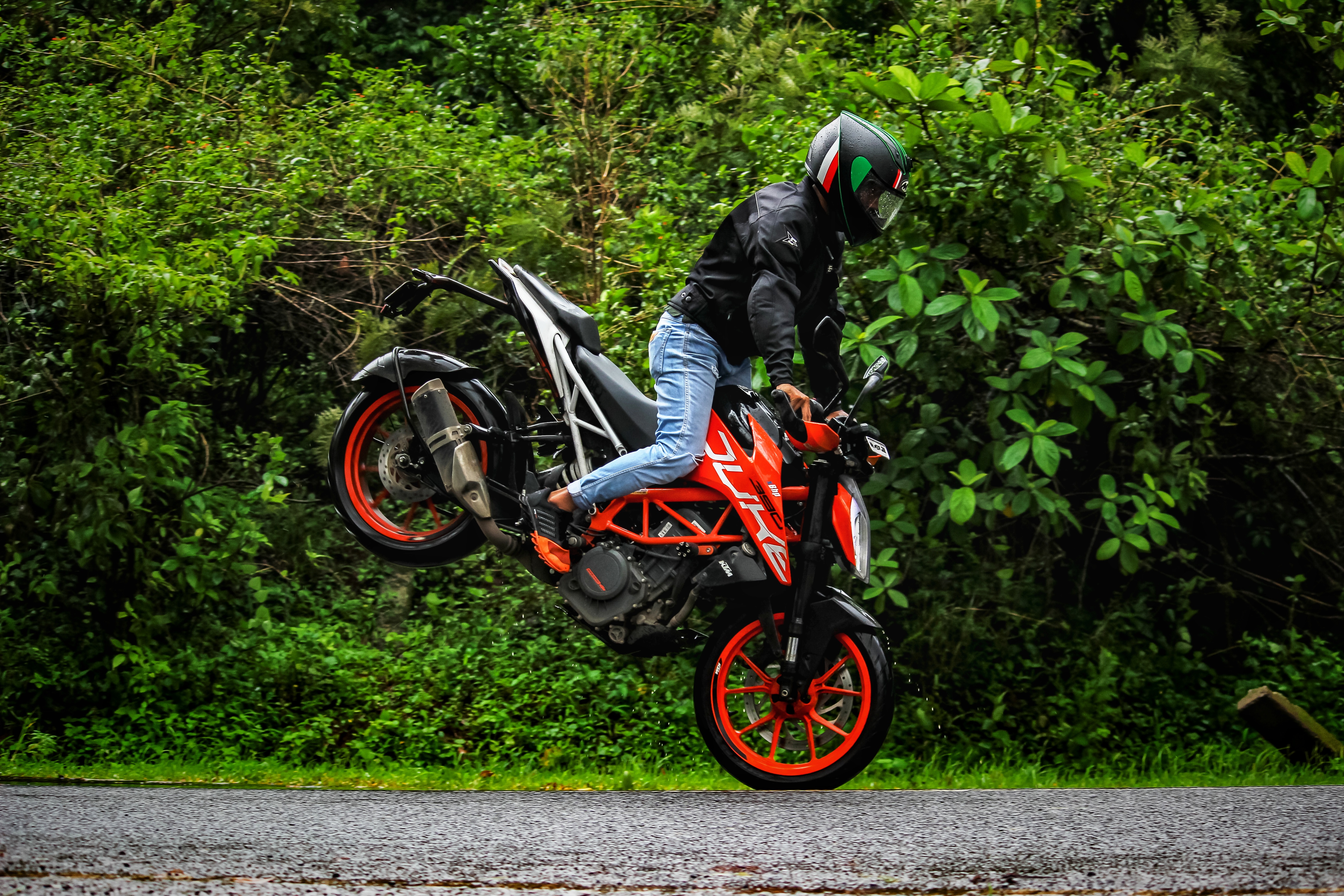 2017-KTM-Duke-390-India-Review-Automobilians (6)