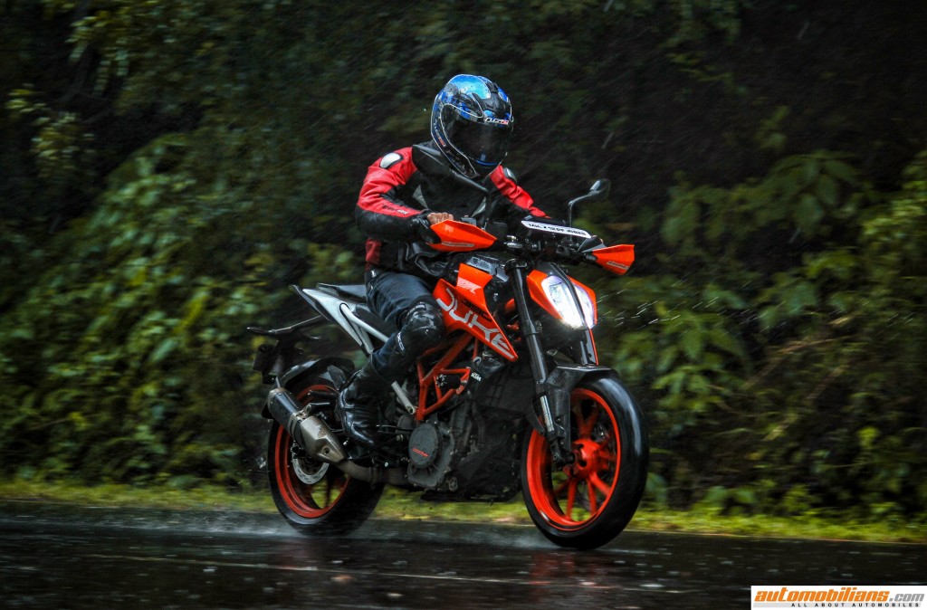 2017-KTM-Duke-390-India-Review-Automobilians (7)