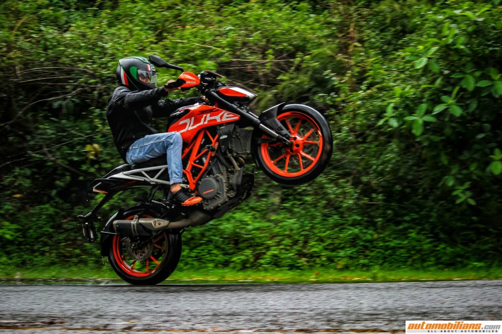 2017-KTM-Duke-390-India-Review-Automobilians (8)