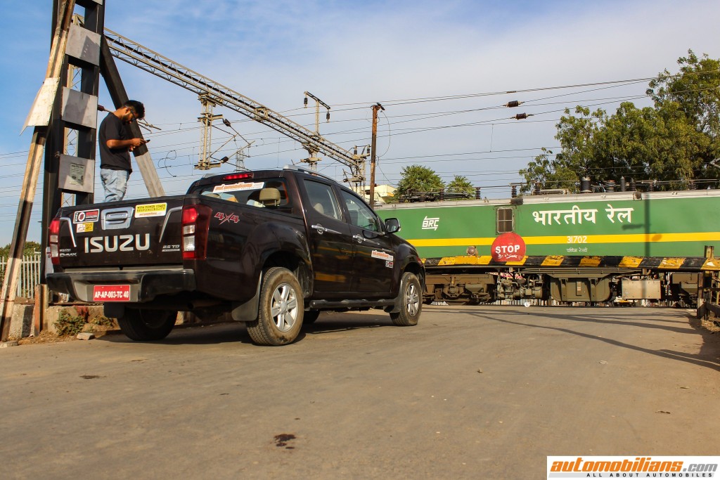 Isuzu-DMax-VCross-Travelogue-Automobilians (15)