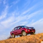 2018-Isuzu-D-Max-V-Cross-Review-Specs-Price-Drving-Dynamics-Automobilians (10)